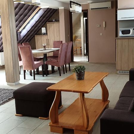 Szabo Lux Apartman Шарвар Экстерьер фото