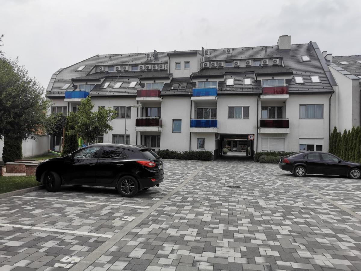 Szabo Lux Apartman Шарвар Экстерьер фото